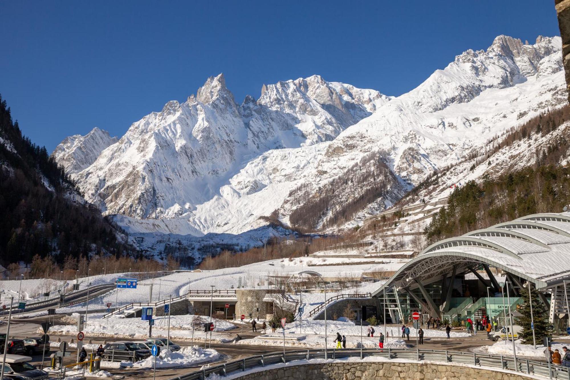 Shatush Hotel Courmayeur Bagian luar foto