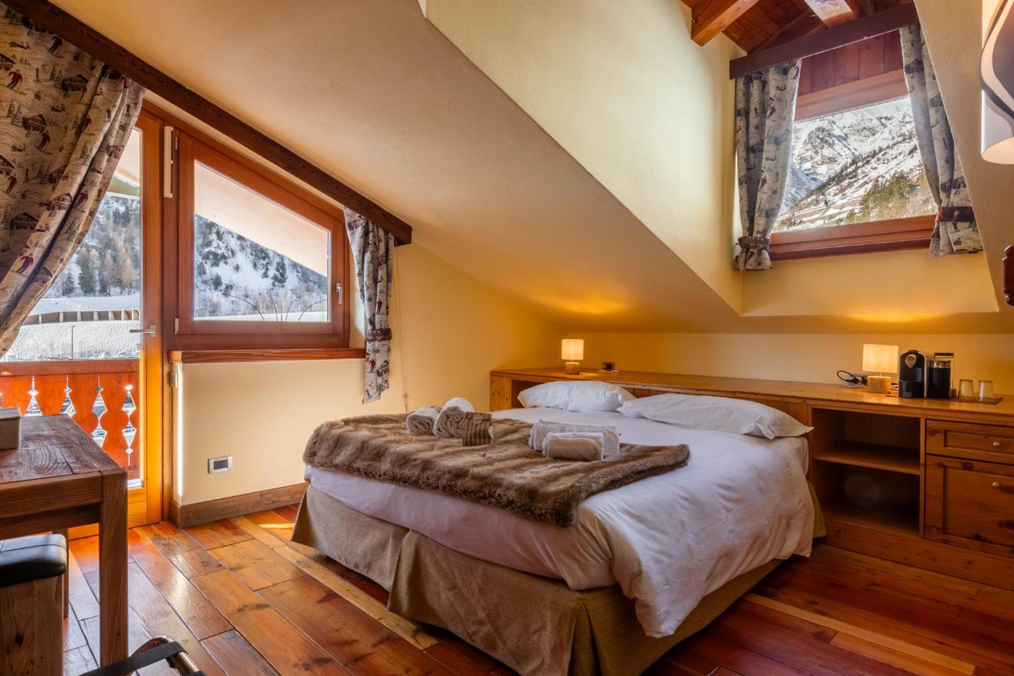 Shatush Hotel Courmayeur Bagian luar foto