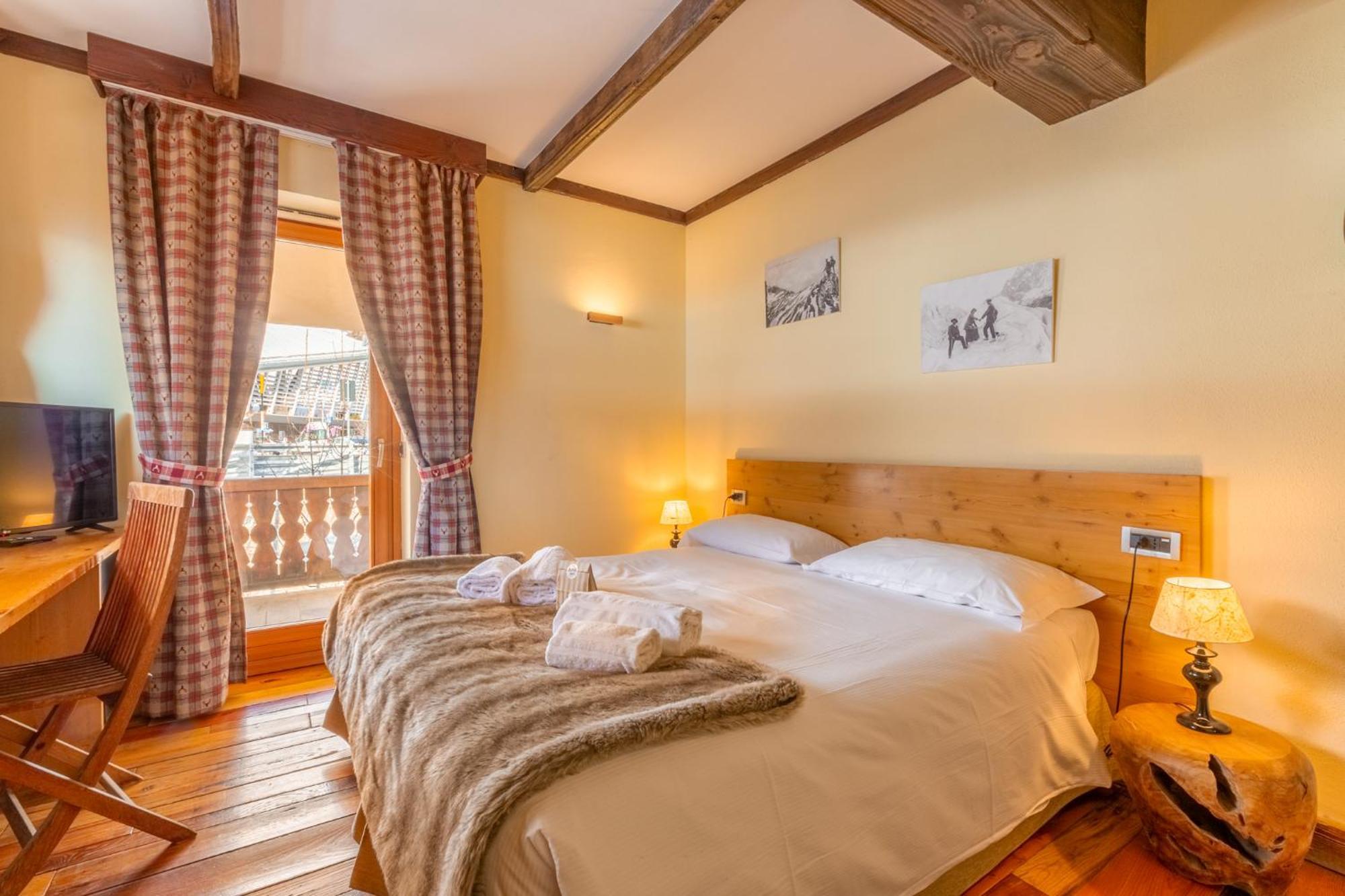 Shatush Hotel Courmayeur Bagian luar foto