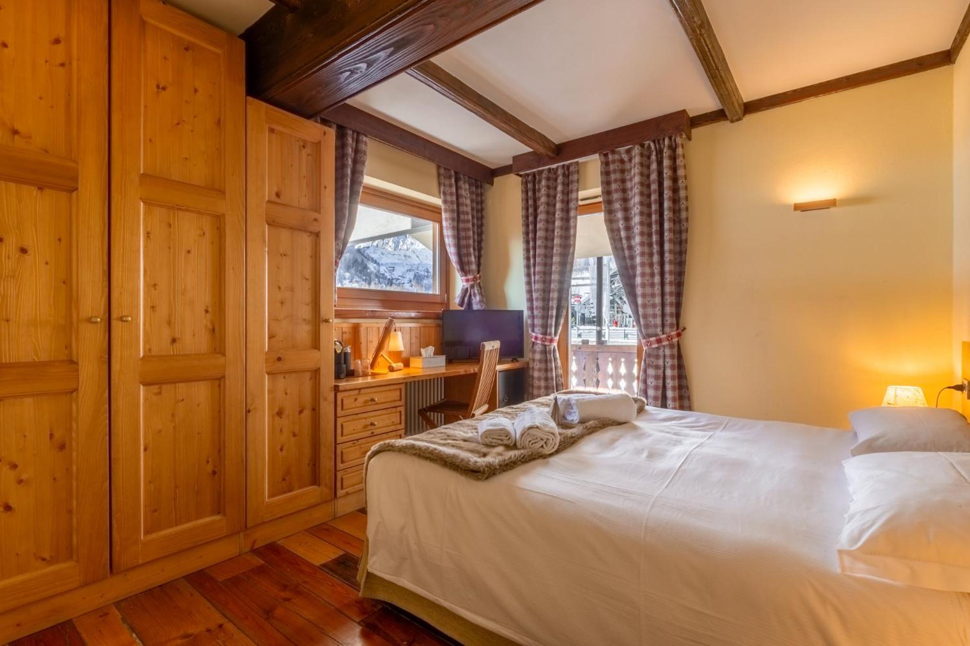 Shatush Hotel Courmayeur Bagian luar foto